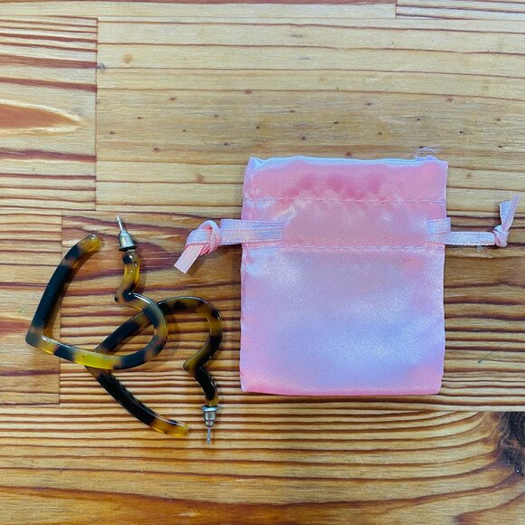 Tortoiseshell Heart Hoop Earrings - Picture 2 of 2